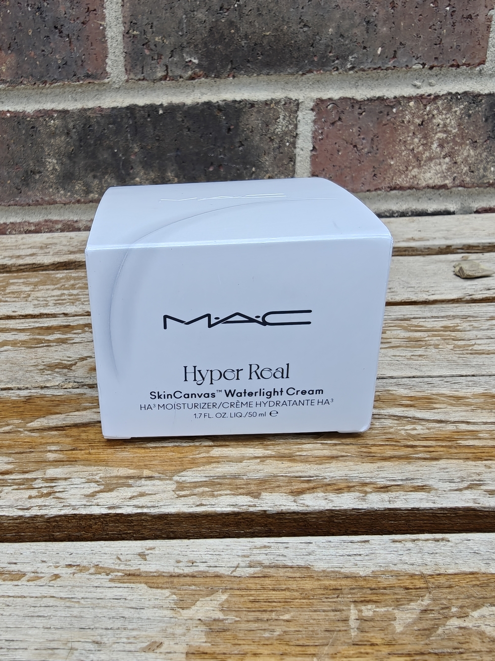 MAC Cosmetics Hyper Real SkinCanvas Waterlight Cream - White